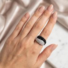 Сребърен пръстен с кристали от Sw® SP701 Black and White Сребърен пръстен с кристали от Sw® SP701 Black and White