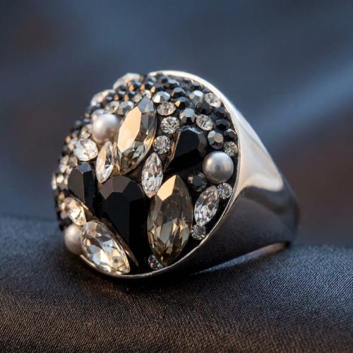 Сребърен пръстен с кристали от Sw®  SP704 Black Marquise
