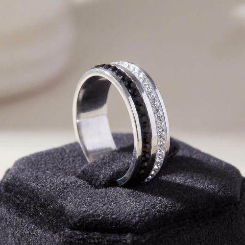 Сребърен пръстен с кристали от Sw®  SP707 Black and White