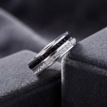 Сребърен пръстен с кристали от Sw® SP707 Black and White Сребърен пръстен с кристали от Sw® SP707 Black and White
