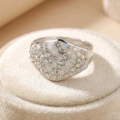 Сребърен пръстен с кристали от Sw®  SP708 White Opal and Crystal