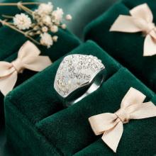 Сребърен пръстен с кристали от Sw® SP708 White Opal and Crystal Сребърен пръстен с кристали от Sw® SP708 White Opal and Crystal