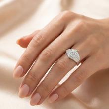 Сребърен пръстен с кристали от Sw® SP708 White Opal and Crystal Сребърен пръстен с кристали от Sw® SP708 White Opal and Crystal