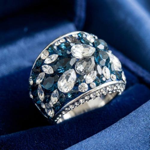Сребърен пръстен с кристали от Sw® SP710 Royal