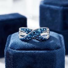 Сребърен пръстен с кристали от Sw® SP719 Metallic Blue Сребърен пръстен с кристали от Sw® SP719 Metallic Blue