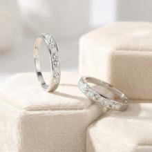 Сребърен пръстен с кристали от Sw® SP720 White Opal and Crystal Сребърен пръстен с кристали от Sw® SP720 White Opal and Crystal