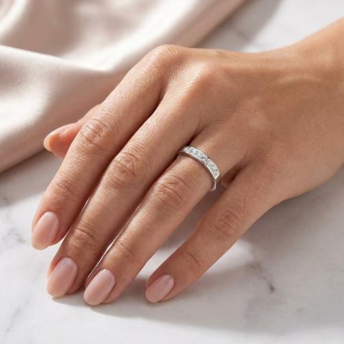 Сребърен пръстен с кристали от Sw® SP720 White Opal and Crystal