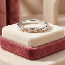 Сребърен пръстен с кристали от Sw® SP720 Peach Gold Сребърен пръстен с кристали от Sw® SP720 Peach Gold