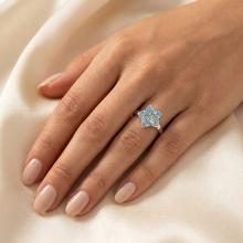 Сребърен пръстен Цветенце с кристали от Sw® Deep Blue Сребърен пръстен Цветенце с кристали от Sw® Deep Blue