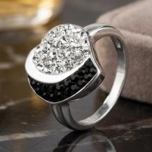 Сребърен пръстен с кристали от Sw® SP728 Black and White Сребърен пръстен с кристали от Sw® SP728 Black and White