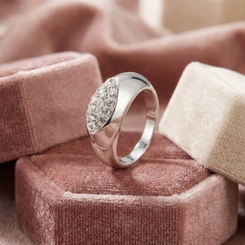 Сребърен пръстен с кристали от Sw® Ivy Crystal