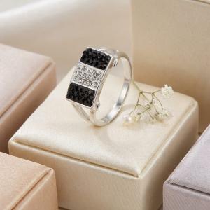 Сребърен пръстен с кристали от Sw® SP612 Black and White