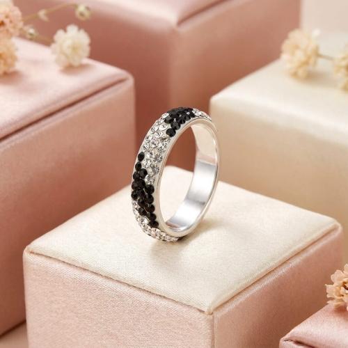 Сребърен пръстен с кристали от Sw® Mila Crystal and Jet