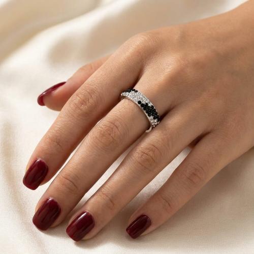 Сребърен пръстен с кристали от Sw® Mila Crystal and Jet