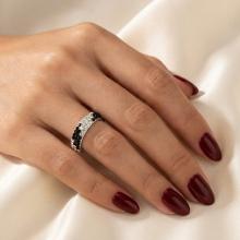 Сребърен пръстен с кристали от Sw® Mila Crystal and Jet Сребърен пръстен с кристали от Sw® Mila Crystal and Jet
