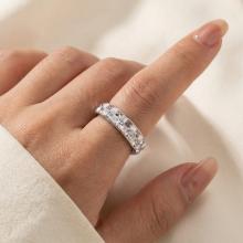 Сребърен пръстен с кристали от Sw® Mila Сребърен пръстен с кристали от Sw® Mila