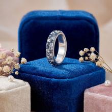 Сребърен пръстен с кристали от Sw® Mila