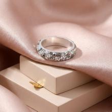 Сребърен пръстен с кристали от Sw® Mila Silver Shade Сребърен пръстен с кристали от Sw® Mila Silver Shade