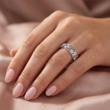 Сребърен пръстен с кристали от Sw® Mila Silver Shade Сребърен пръстен с кристали от Sw® Mila Silver Shade