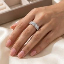 Сребърен пръстен с кристали от Sw® Mila Crystal Сребърен пръстен с кристали от Sw® Mila Crystal
