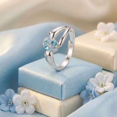 Сребърен пръстен с кристали от Sw® Ayla Deep Blue