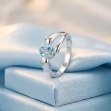 Сребърен пръстен с кристали от Sw® Ayla Deep Blue