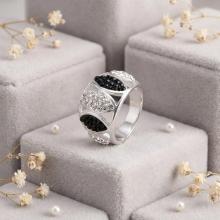 Сребърен пръстен с кристали от Sw®  SP620 Black and White