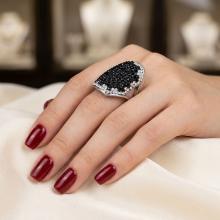 Сребърен пръстен с кристали от Sw® Josie Black and White Сребърен пръстен с кристали от Sw® Josie Black and White