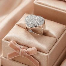 Сребърен пръстен сърце с кристали от Sw® Crystal
