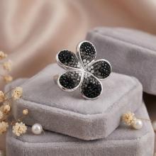 Сребърен пръстен цвете с кристали от Sw®  SP631 Jet and Crystal