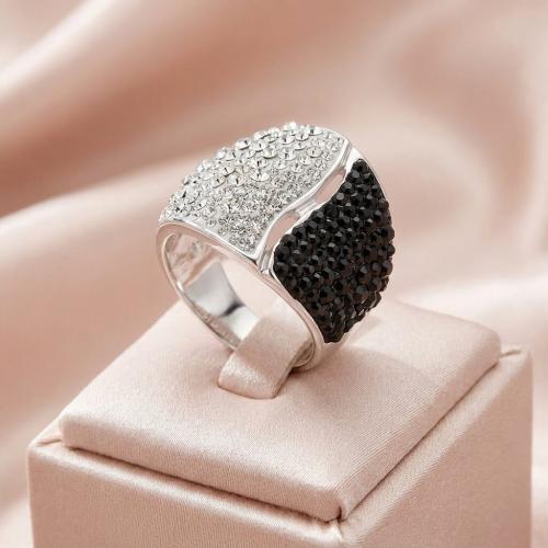 Сребърен пръстен с кристали от Sw®  SP632 Black and White