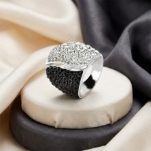 Сребърен пръстен с кристали от Sw® SP632 Black and White Сребърен пръстен с кристали от Sw® SP632 Black and White