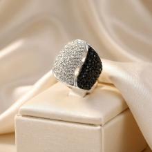 Сребърен пръстен с кристали от Sw® SP632 Black and White Сребърен пръстен с кристали от Sw® SP632 Black and White