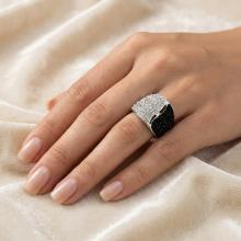 Сребърен пръстен с кристали от Sw® SP632 Black and White Сребърен пръстен с кристали от Sw® SP632 Black and White