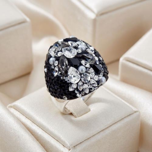 Сребърен пръстен с кристали от Sw® Ocean Black Marquise