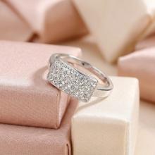 Сребърен пръстен с кристали от Sw® SP659 Crystal