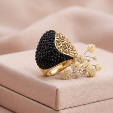 Сребърен пръстен с кристали от Sw® SP662 Black and Gold позлаен