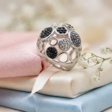 Сребърен пръстен с кристали от Sw®  SP666