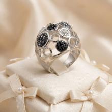 Сребърен пръстен с кристали от Sw®  SP666