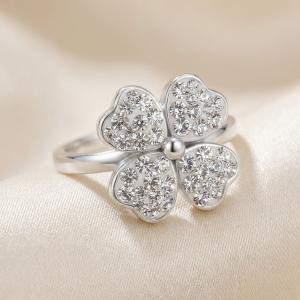 Сребърен пръстен Четирилистна детелина с кристали от Sw® Crystal