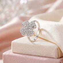 Сребърен пръстен Четирилистна детелина с кристали от Sw® Crystal