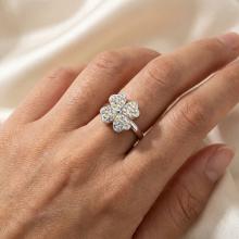 Сребърен пръстен Четирилистна детелина с кристали от Sw® AB Crystal Сребърен пръстен Четирилистна детелина с кристали от Sw® AB Crystal