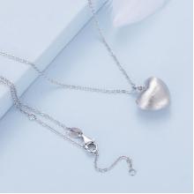 Отварящо се сребърно колие сърце