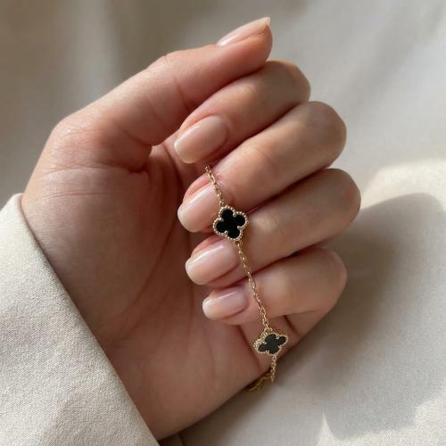 Златна гривна Black Versay-mini