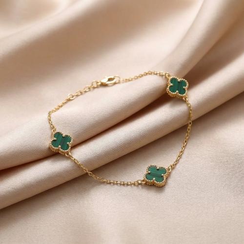 Златна гривна Green Versay