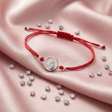 Гривна с червен конец и сребърен елемент с циркон