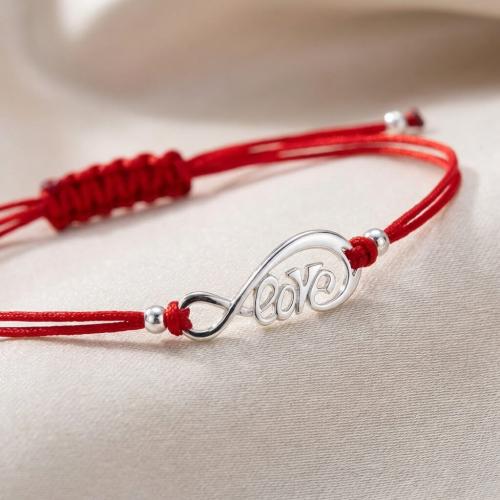 Гривна с червен конец и сребърен елемент безкрайност