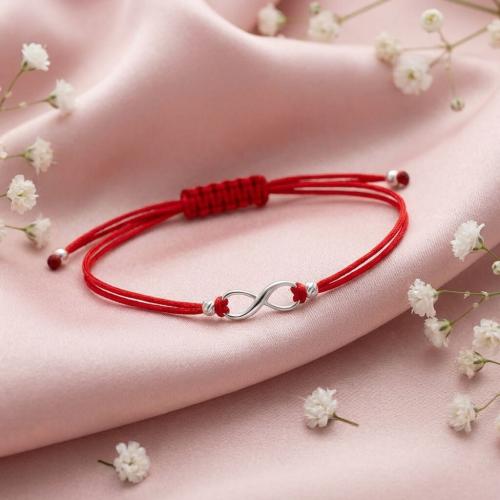 Гривна с червен конец и сребърен елемент безкрайност В49