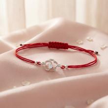 Гривна с червен конец и сребърен елемент цвете с циркон