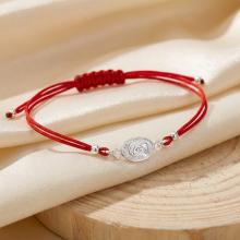 Гривна с червен конец и сребърен елемент Богородица В56 Гривна с червен конец и сребърен елемент Богородица В56